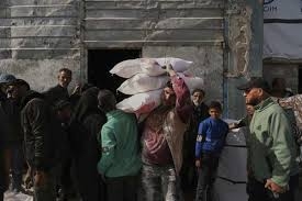 غزة تواجه أزمة إنسانية حادة بعد توقف المخابز جراء نفاد الطحين والوقود